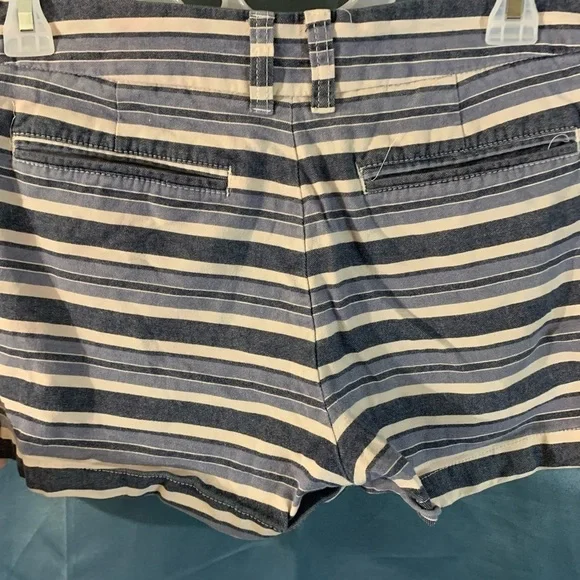 GAP khaki shorts - Picture 2 of 3